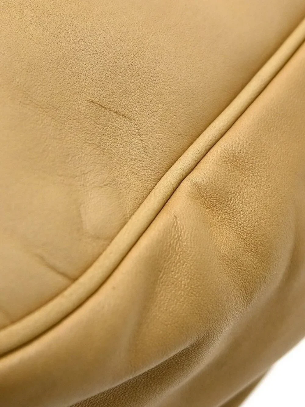 Best07 Chanel Beige Lambskin Handbag KQ01587